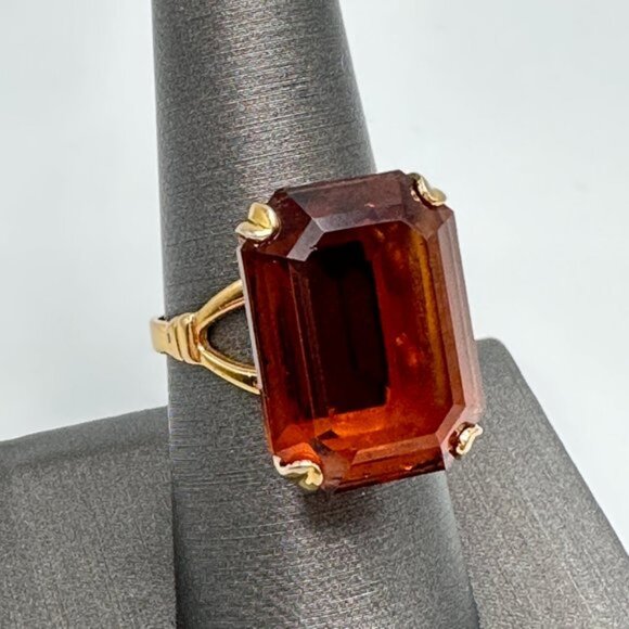 Vintage Emerald Cut Topaz Citrine Rhinestone Costume Cocktail Ring Size 8 - Picture 2 of 7